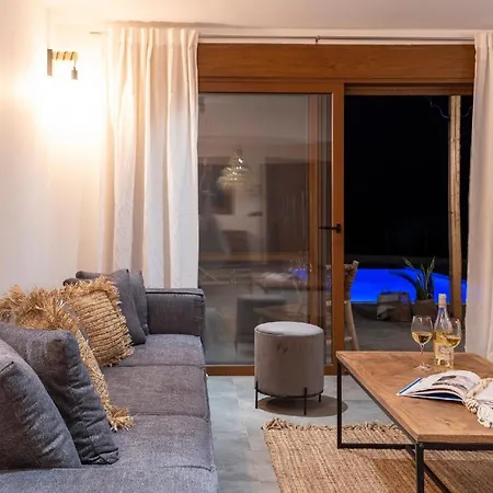 Haus In Afantou - Privater Parkplatz Und Pool *